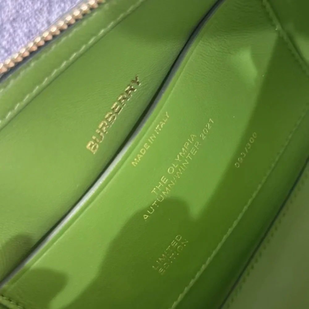 🔥🔥🔥Authentic Burberry Limited Edition Olympia Wristlet - Picture 5 of 8